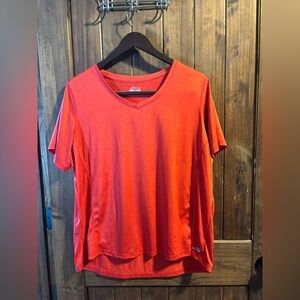Effortless Style V-Neck red Tee